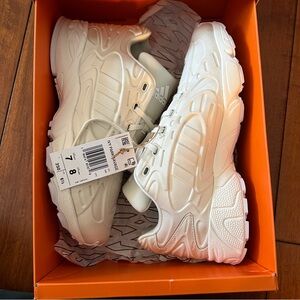 ivy park x adidas savage noir NWT, 7 men’s, 8.5 women’s